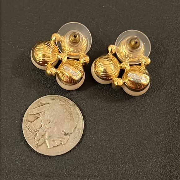 Elegant Glass Pearl & Crystal Cluster Stud Earrings - Picture 6 of 8